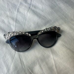 Elegant Black Sunglasses with Crystal Accents